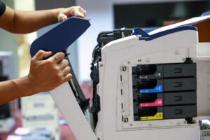 با 8 مرحله شارژ کارتریج لیزری خود را انجام دهید 1 کارتریج hp مدل 305A